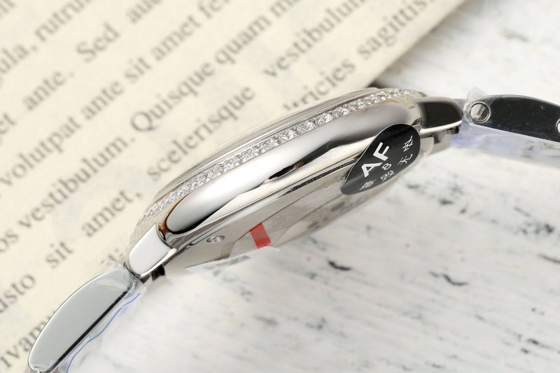 까르띠에 발롱블루 28mm 쿼츠 시계 001-205396