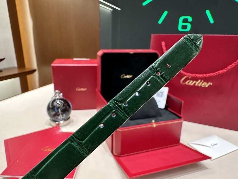 까르띠에 바그누아르 쿼츠 시계 001-205487