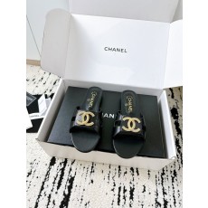 샤넬 더블 C 메탈 버클 가죽 슬리퍼 001-205623
