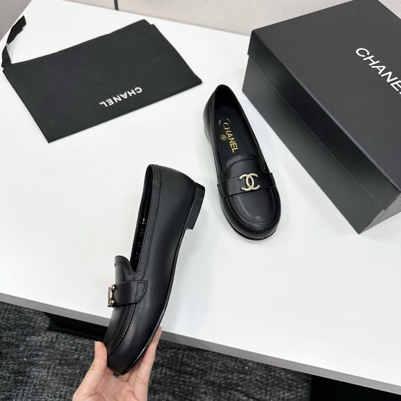 샤넬 초가을 심플 더블 C 로고 가죽 부츠 001-205656