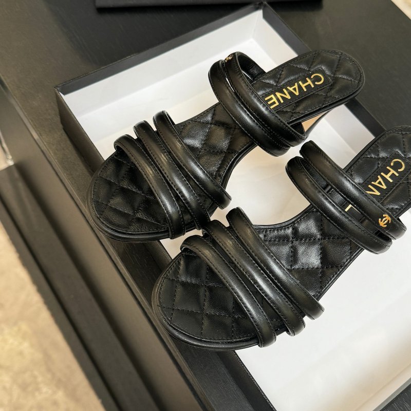 샤넬 더블 C 스트랩 힐 샌들 001-205694