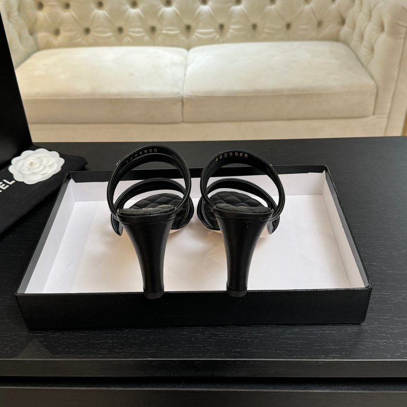 샤넬 더블 C 스트랩 힐 샌들 001-205694