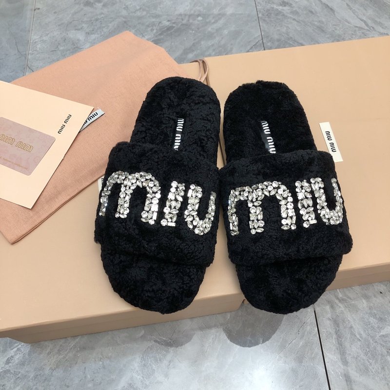 미우미우 크리스털 버클 양모 슬리퍼 001-205955