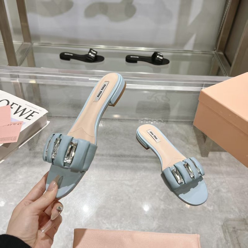 미우미우 스프링 썸머 다이아몬드 원스트랩 슬리퍼 001-205979