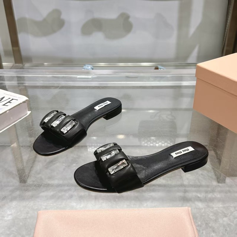 미우미우 여름 신상 다이아몬드 원스트랩 샌들 001-205982