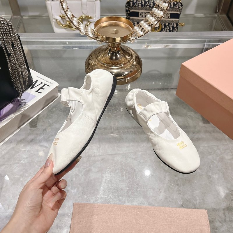 미우미우 신상 엘라스틱 메리제인 발레 플랫 슈즈 001-205993