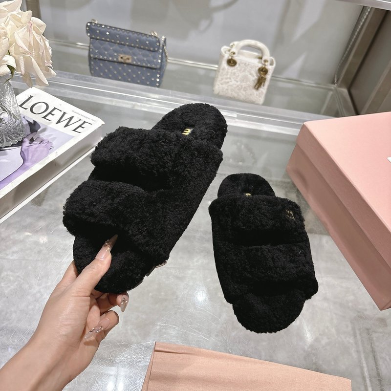MIUMIU 클래식 가을 겨울 레터 퍼 슬리퍼 001-206009