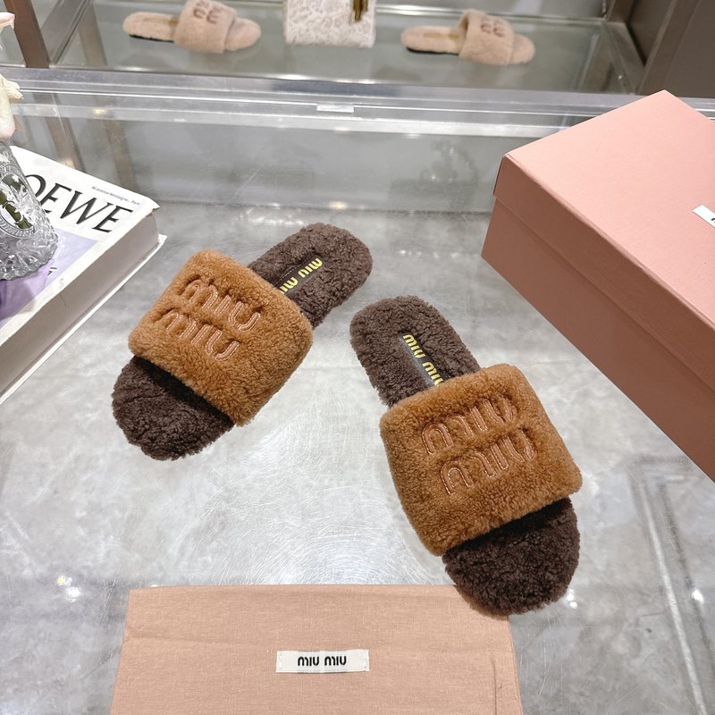 MIUMIU 클래식 가을 겨울 레터 퍼 슬리퍼 001-206012