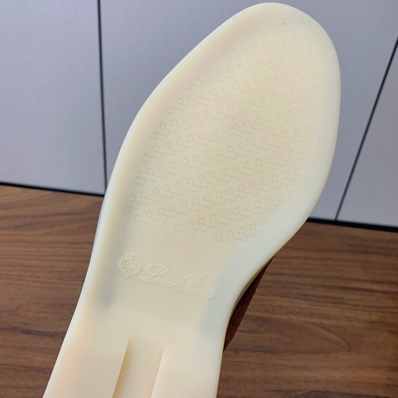 로로 피아나 남성 빈티지 스웨이드 뮬 샌들 001-206069