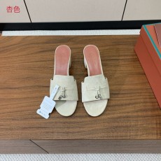 로로피아나 양피 미들힐 슬리퍼 001-206070