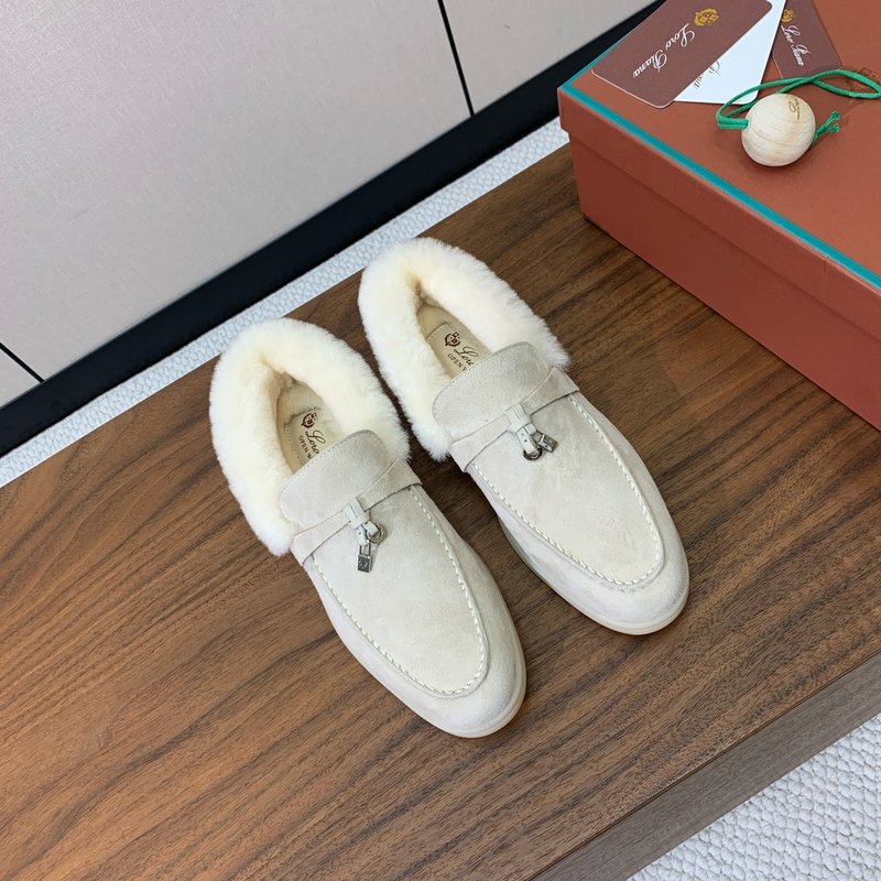 로로 피아나 칼라 울 로퍼 001-206232