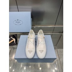 프라다 스프링 썸 에나멜 스웨이드 메리제인 샌들 001-206353