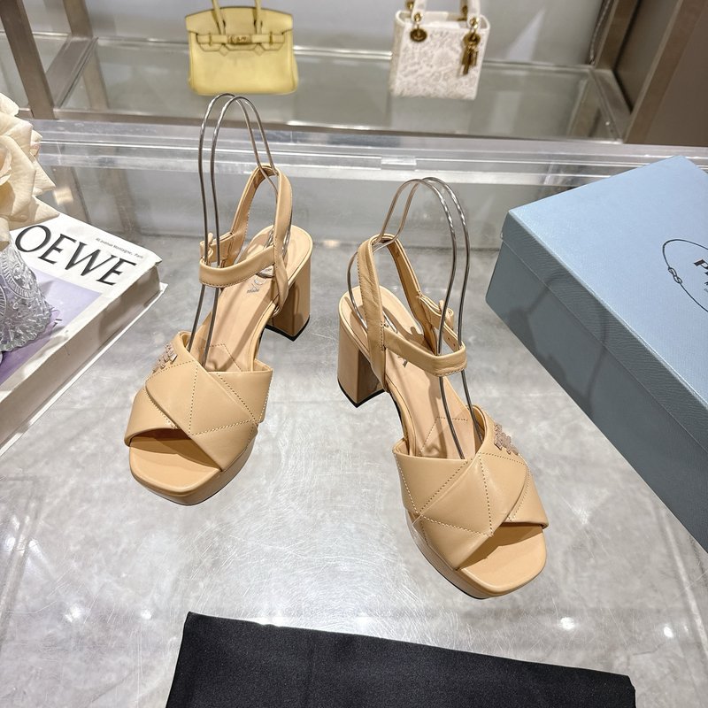 프라다 봄여름 신상 자수 로마 플랫폼 샌들 001-206373