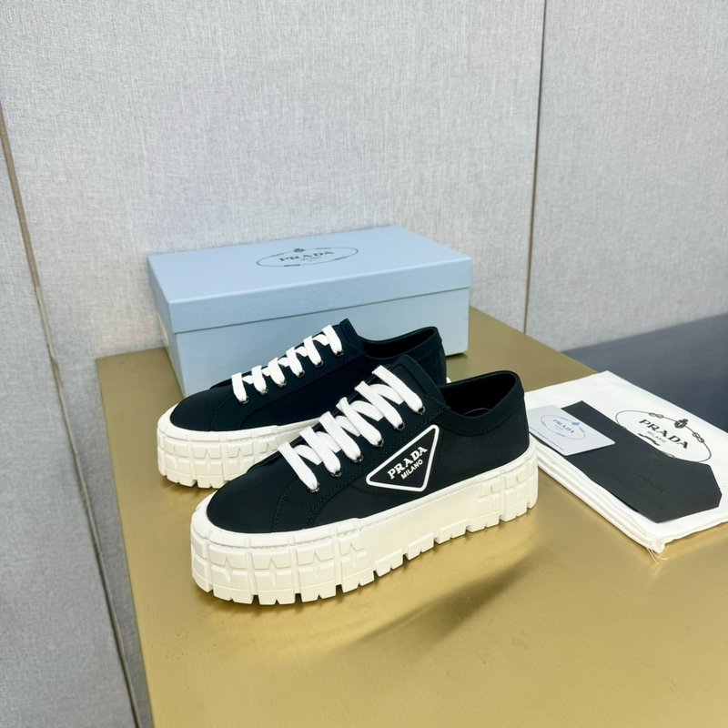 프라다 로고 프린팅 두꺼운 밑단 캔버스 캐주얼 슈즈 001-206500