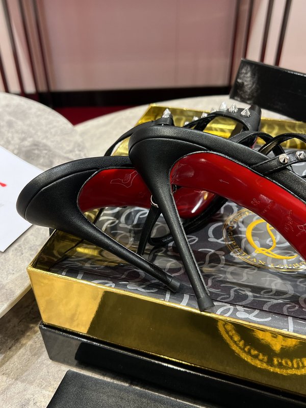 크리스찬 루부탱 스파이크 하이힐 샌들 001-206656