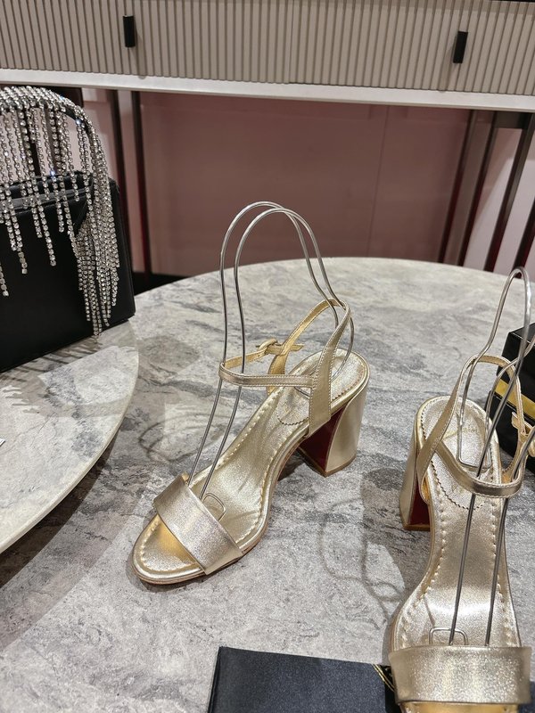 블록 힐 라운드 토 샌들 001-206673