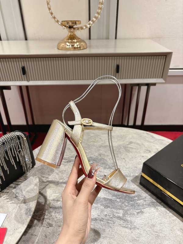 블록 힐 라운드 토 샌들 001-206673