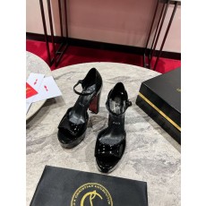크리스찬 루부탱 블랙 에나멜 스트랩 하이힐 샌들 001-206677