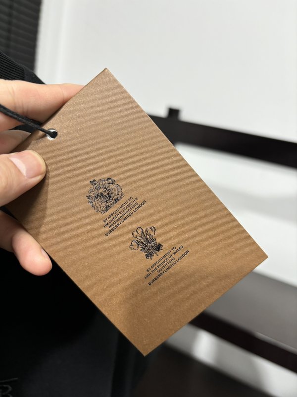 버버리 라운드넥 자수 반팔 티셔츠 001-206823