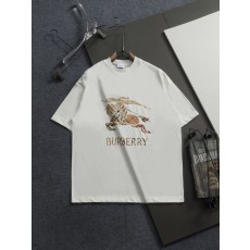 버버리 클래식 나이트 로고 프린트 면 티셔츠 001-206883