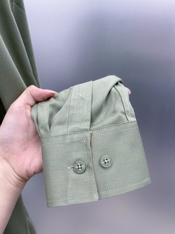버버리 심플 엠블로엠 자수 긴팔 셔츠 001-206986