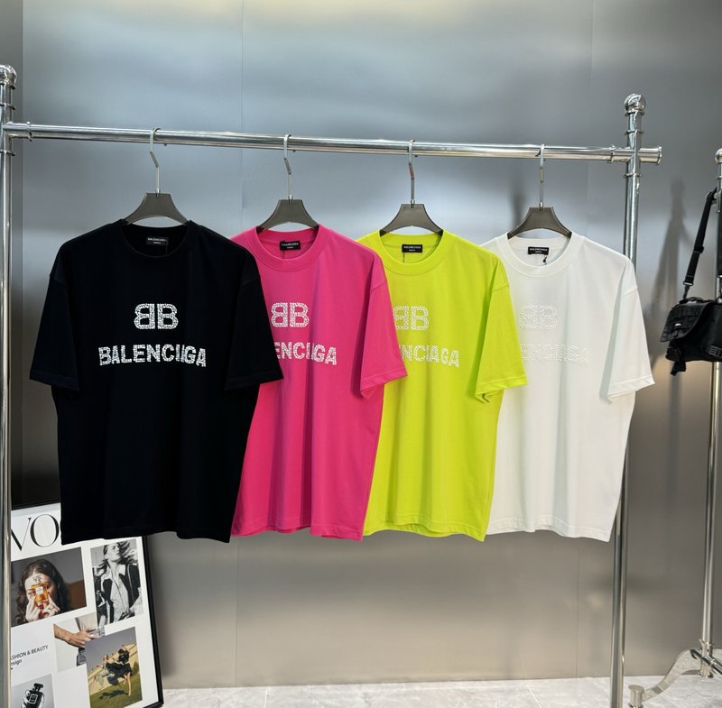 발렌시아가 라운드넥 스팽글 티셔츠 001-207283