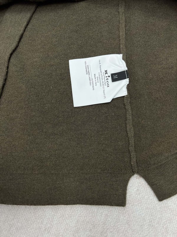 Kiton 니트 긴팔 라운드넥 상의 001-207853