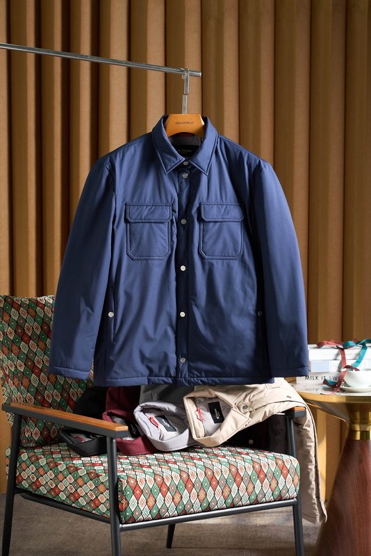 Kiton 남성 경량 보온 패딩 재킷 001-207893