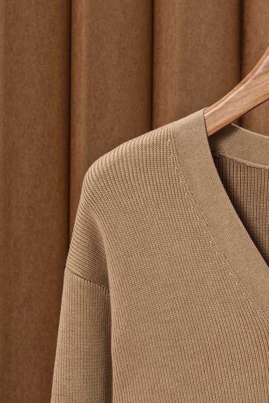 Kiton 남성 V 넥 코튼 카디건 니트 001-207894
