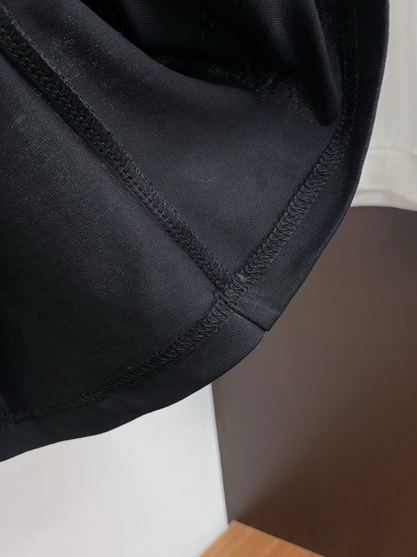 루이비통 남성 순면 라운드넥 반팔 티셔츠 001-207903