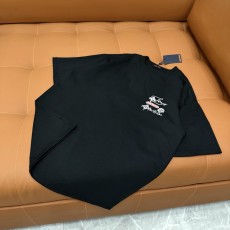 루이비통 자수 로고 반팔 티셔츠 001-208308
