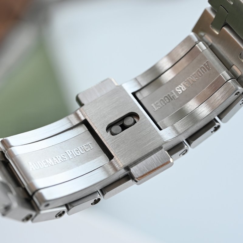 오데마 피게 로얄 오크 그레이 다이얼 여성 시계 001-211425