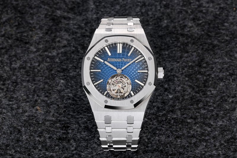 오데마 피게 로얄 오크 오토매틱 투어빌롱 시계 001-211838