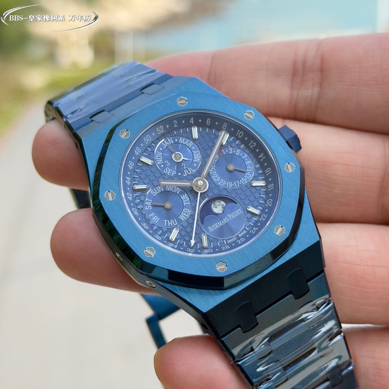 오데마 피게 로얄 오크 퍼페추얼 캘린더 시계 001-212049