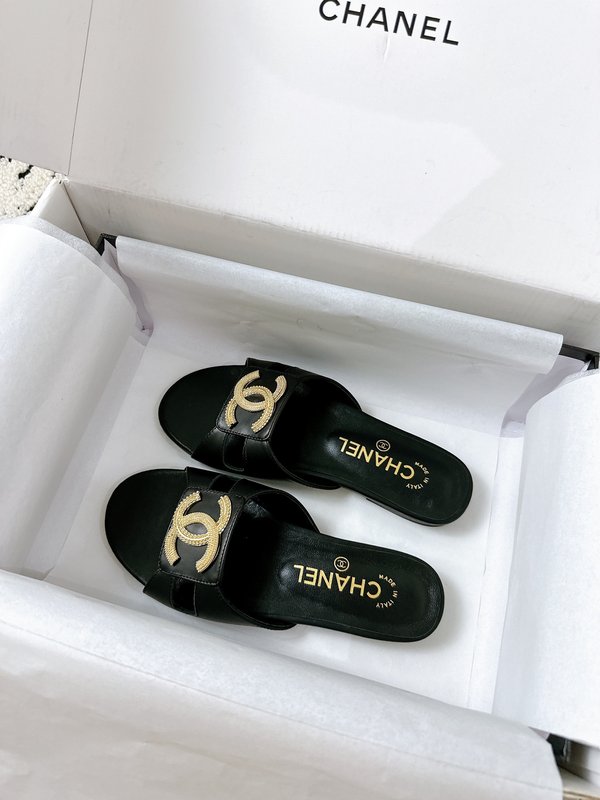 샤넬 더블 C 메탈 버클 가죽 슬리퍼 001-212909