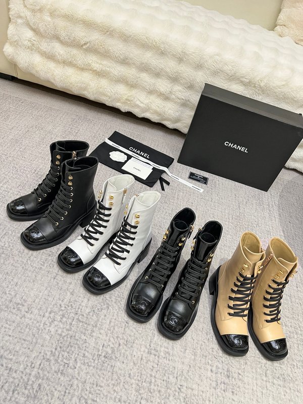 샤넬 클래식 스플라이스 메탈 버클 앵클부츠 001-212979