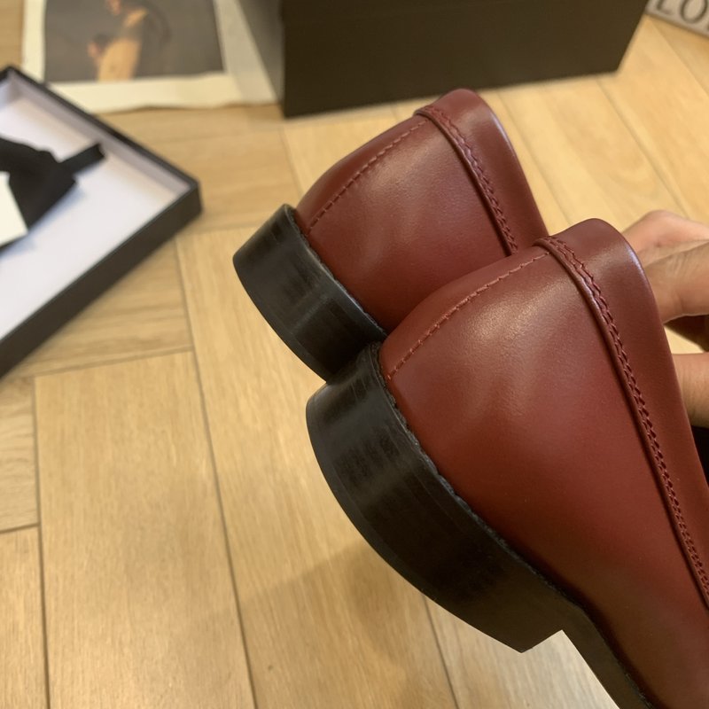 샤넬 빈티지 라운드 토 로퍼 001-213026