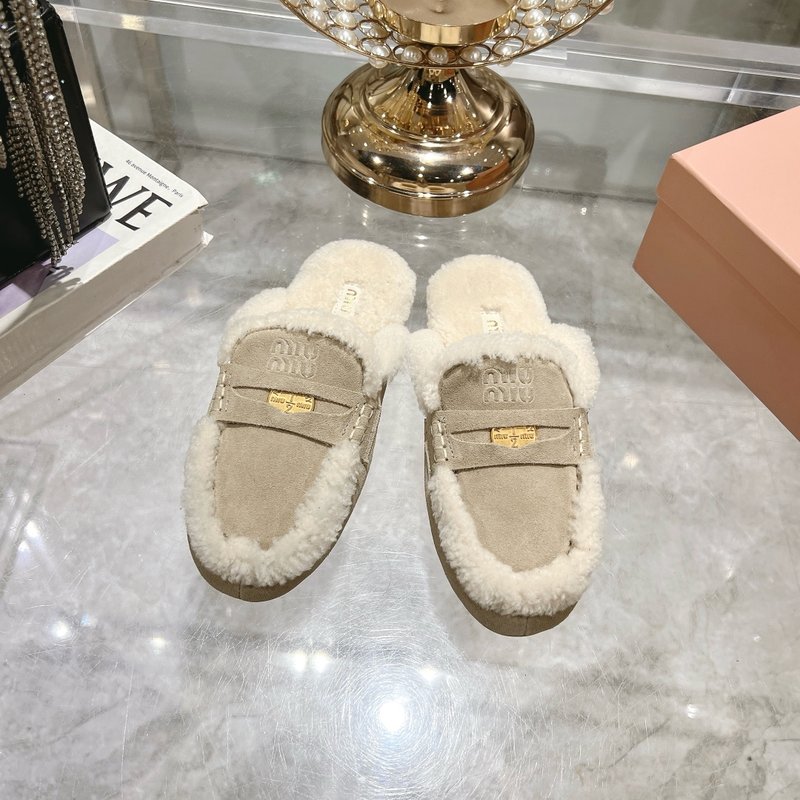 미우미우 가을 겨울 신상 골드 코인 퍼 슬리퍼 001-213533