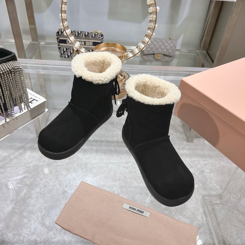 미우미우 끈 디테일 울 숏 부츠 스노우 부츠 001-213534