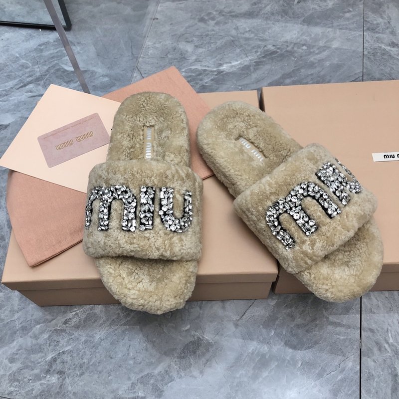 미우미우 크리스털 버클 양모 슬리퍼 001-213544