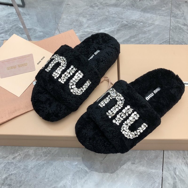 미우미우 크리스털 버클 양모 슬리퍼 001-213546