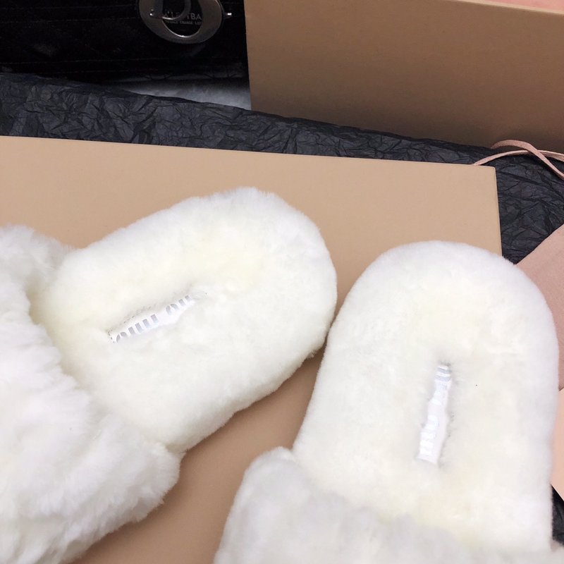 미우미우 가을 겨울 울 퍼 슬리퍼 001-213551