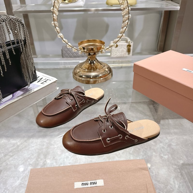 미우미우 빈티지 레더 플랫 샌들 001-213569