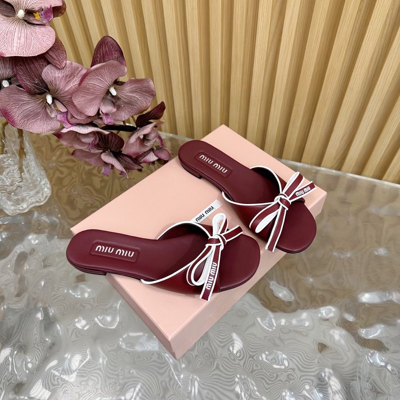 미우미우 리본 장식 가죽 슬리퍼 001-213572