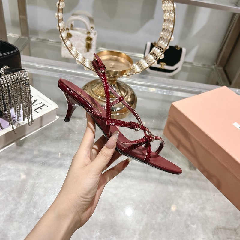 미우미우 봄여름 캣힐 샌들 001-213648