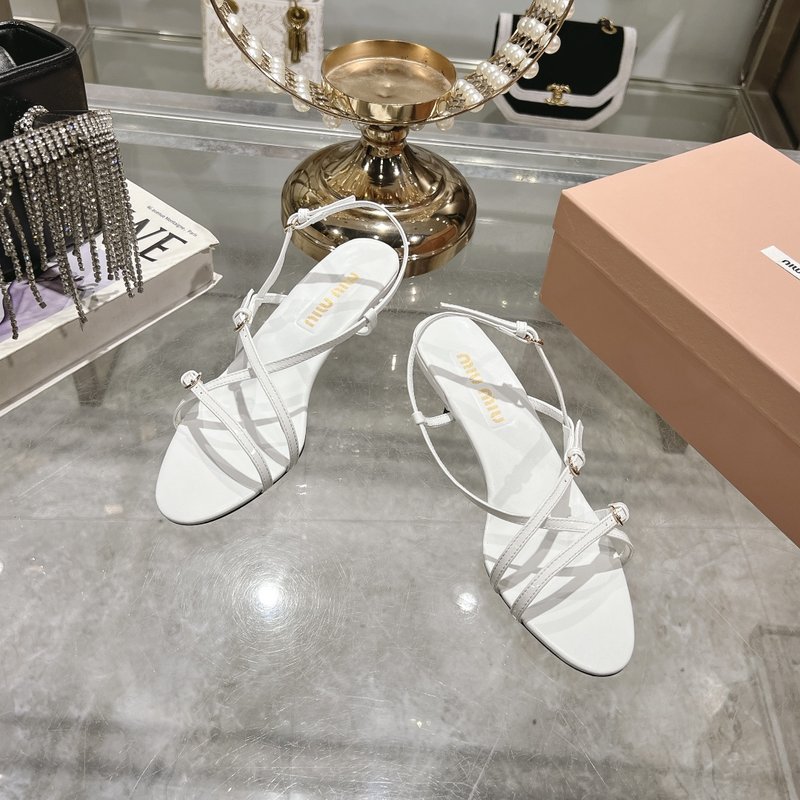 미우미우 봄여름 캣힐 샌들 001-213649