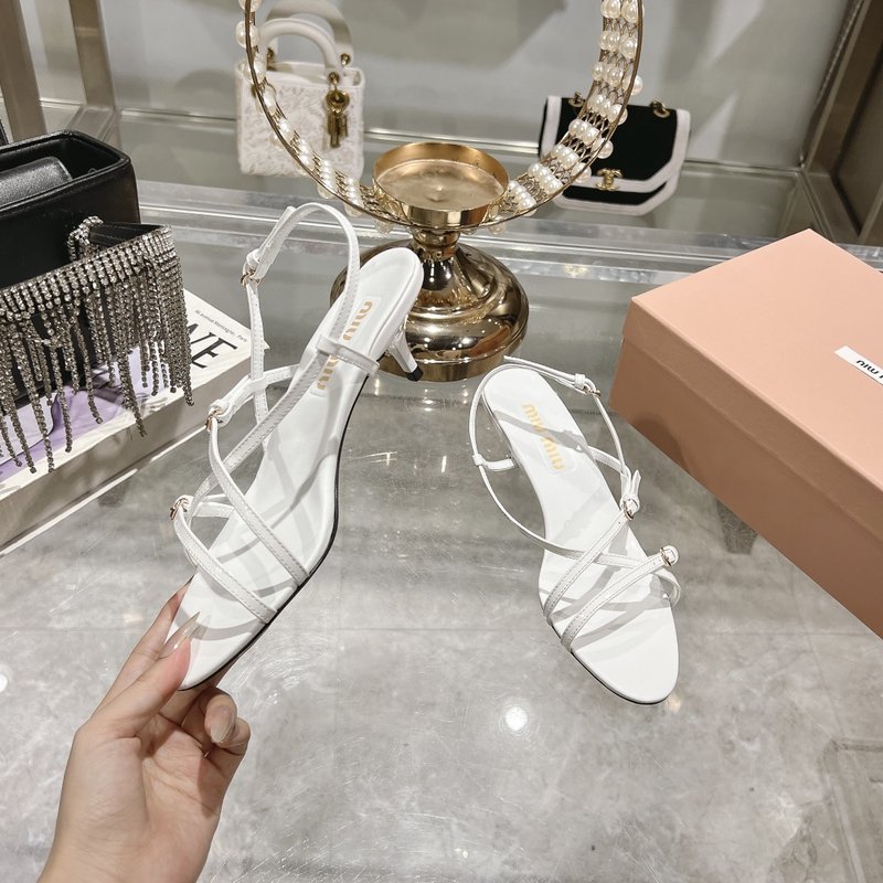 미우미우 봄여름 캣힐 샌들 001-213649