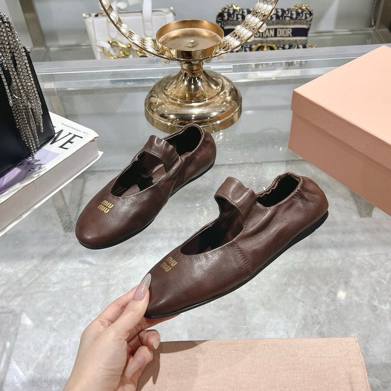 미우미우 신상 엘라스틱 발레리나 플랫 슈즈 001-213771