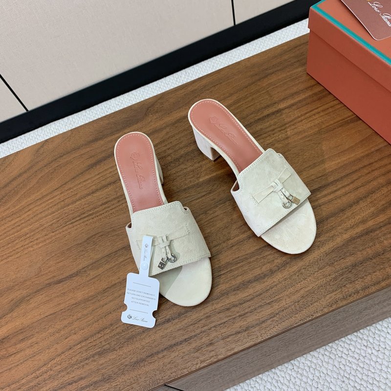 로로피아나 양피 미들힐 슬리퍼 001-213791