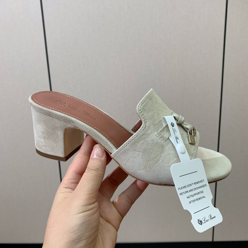 로로피아나 양피 미들힐 슬리퍼 001-213791